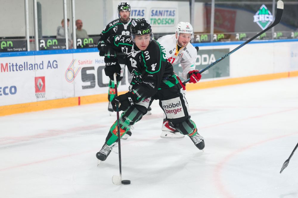 Foto eines EHCO Spielers auf dem Eis